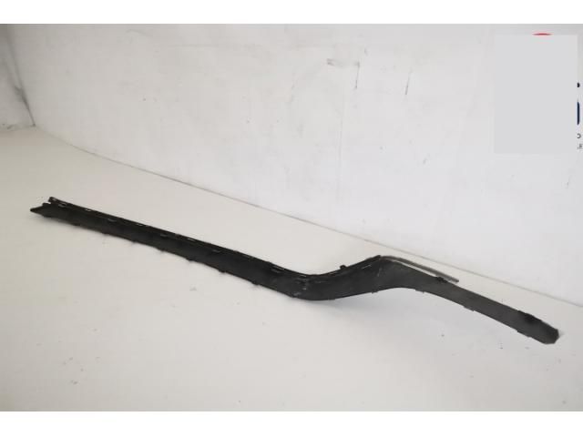 bontott MERCEDES-BENZ GLE Első Lökhárító Díszléc