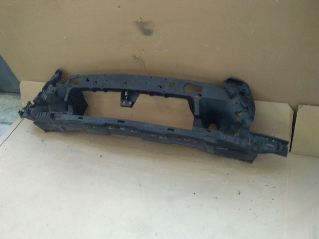 bontott MERCEDES-BENZ GLE Első Lökhárító Tartó Felső