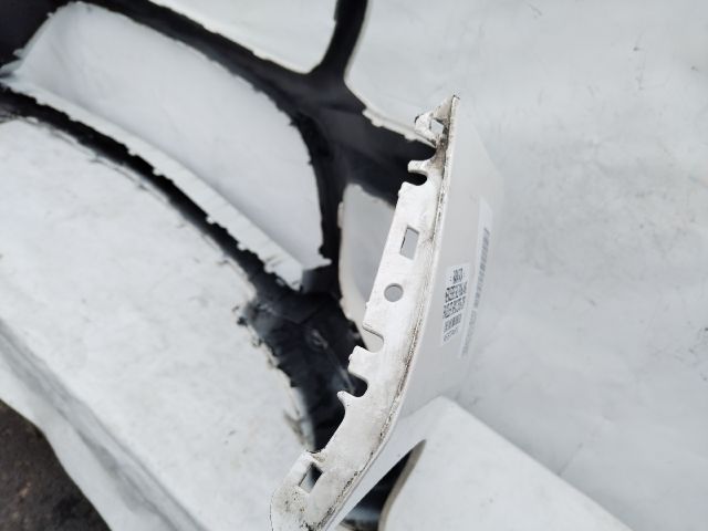 bontott MERCEDES-BENZ GLE Első Lökhárító (Üresen)