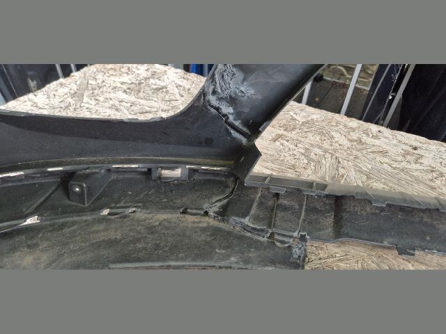 bontott MERCEDES-BENZ GLE Első Lökhárító (Üresen)