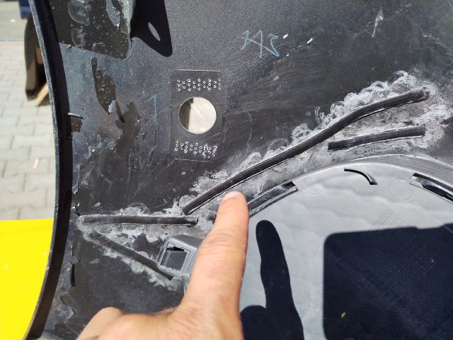 bontott MERCEDES-BENZ GLE Első Lökhárító (Üresen)