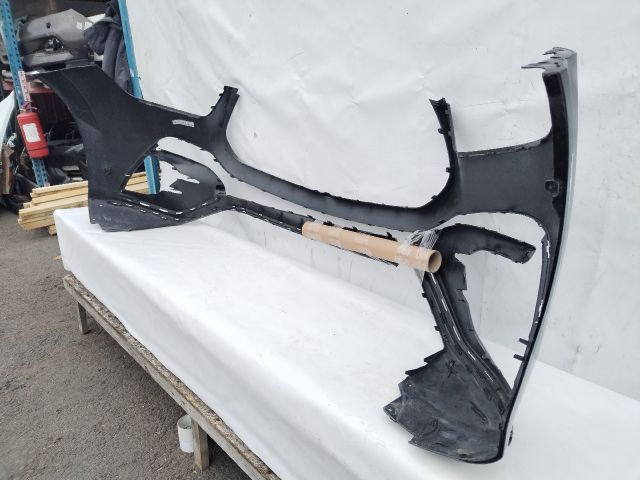 bontott MERCEDES-BENZ GLE Első Lökhárító (Üresen)