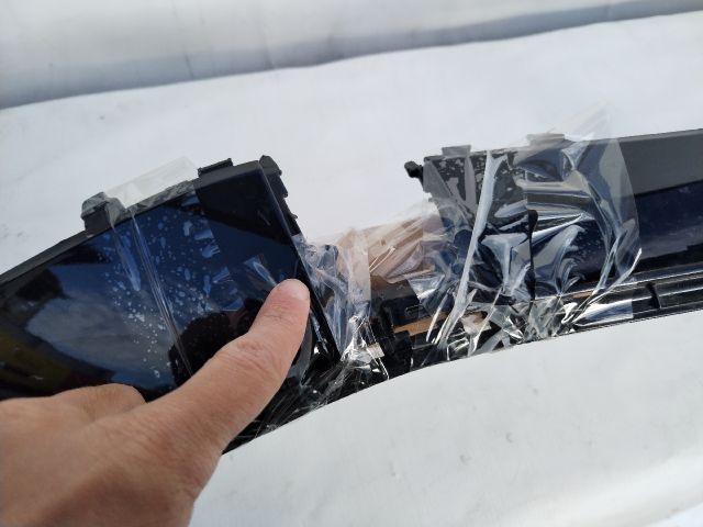 bontott MERCEDES-BENZ GLE Első Lökhárító (Üresen)