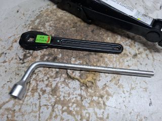 bontott MERCEDES-BENZ GLE Emelő