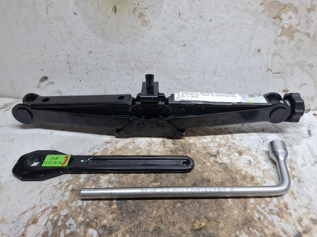 bontott MERCEDES-BENZ GLE Emelő