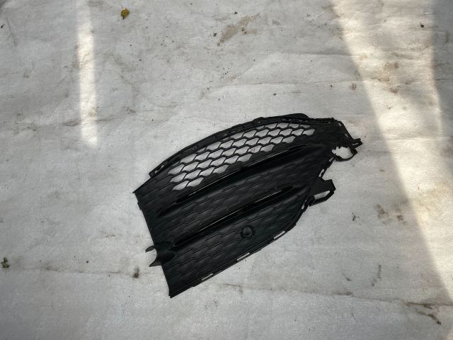 bontott MERCEDES-BENZ GLE Jobb Ködlámpa Rács