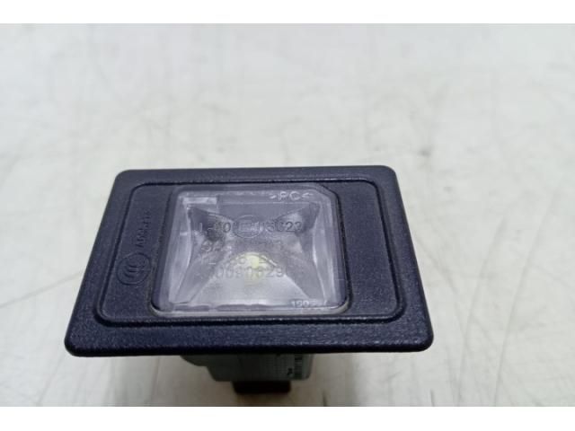 bontott MERCEDES-BENZ GLE Hátsó Rendszámtábla Világítás