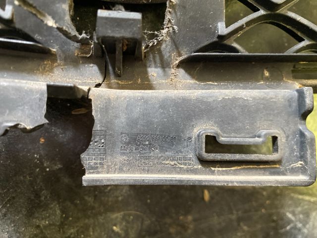 bontott MERCEDES-BENZ GLE Hűtőrács