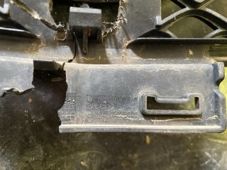 bontott MERCEDES-BENZ GLE Hűtőrács