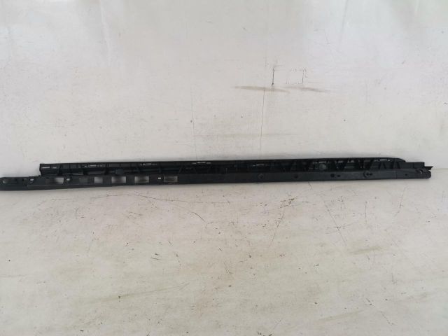 bontott MERCEDES-BENZ GLE Jobb első Küszöb Tartó