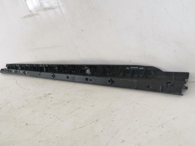 bontott MERCEDES-BENZ GLE Jobb első Küszöb Tartó