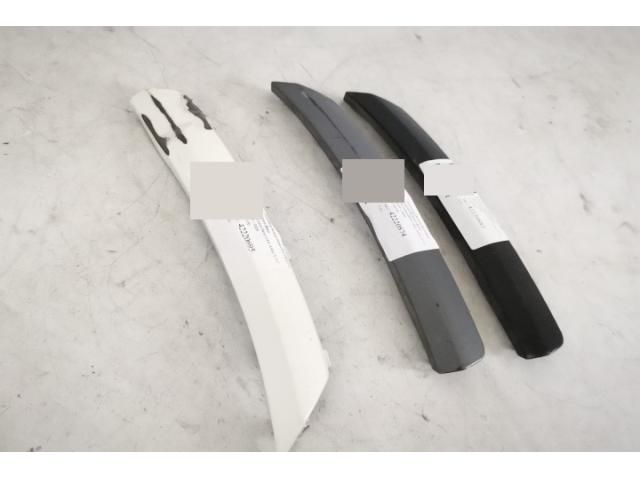 bontott MERCEDES-BENZ GLE Jobb első Lökhárító Díszléc