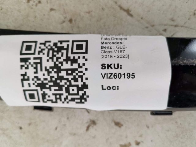 bontott MERCEDES-BENZ GLE Jobb első Lökhárító Díszléc