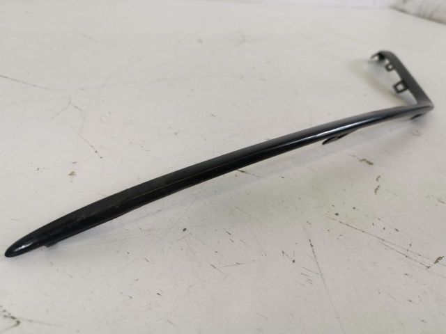 bontott MERCEDES-BENZ GLE Jobb első Lökhárító Díszléc