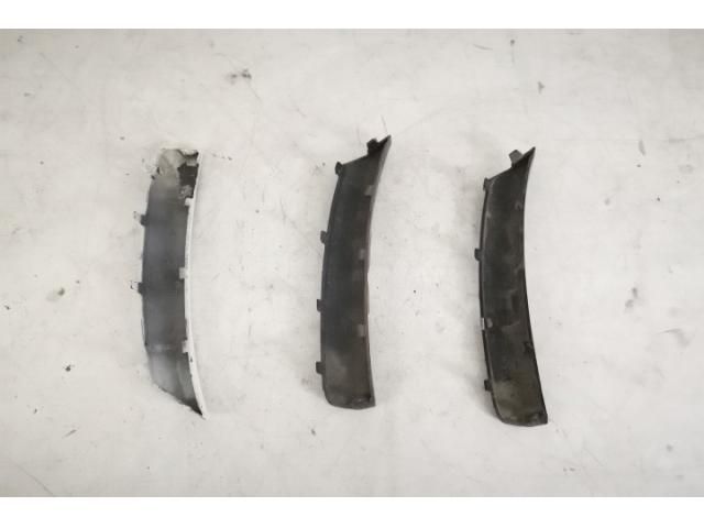 bontott MERCEDES-BENZ GLE Jobb első Lökhárító Díszléc