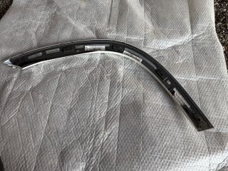 bontott MERCEDES-BENZ GLE Jobb első Sárvédő Díszléc