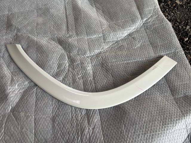 bontott MERCEDES-BENZ GLE Jobb első Sárvédő Díszléc