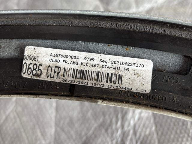 bontott MERCEDES-BENZ GLE Jobb első Sárvédő Díszléc