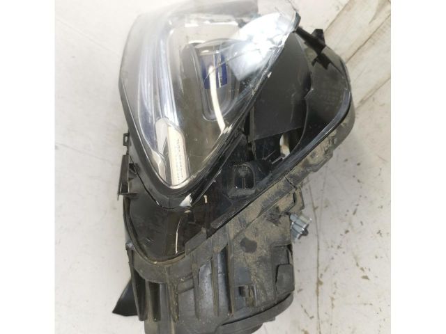 bontott MERCEDES-BENZ GLE Jobb Fényszóró