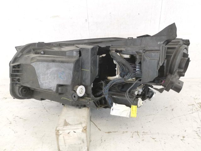 bontott MERCEDES-BENZ GLE Jobb Fényszóró