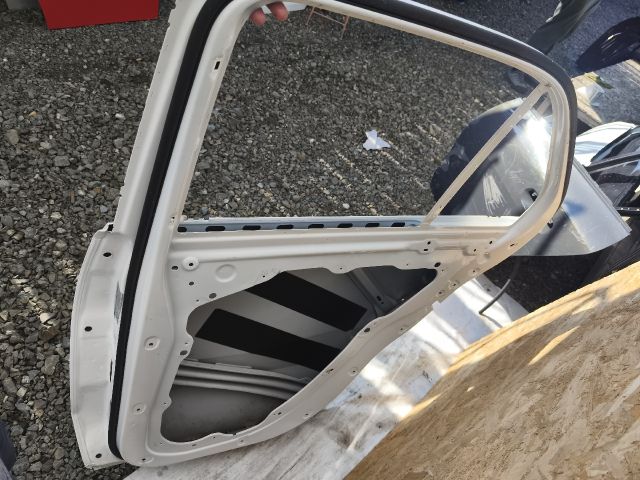 bontott MERCEDES-BENZ GLE Jobb hátsó Ajtó (Üres lemez)