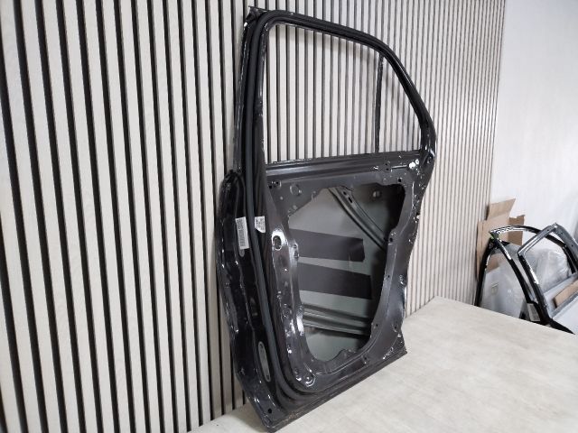 bontott MERCEDES-BENZ GLE Jobb hátsó Ajtó (Üres lemez)