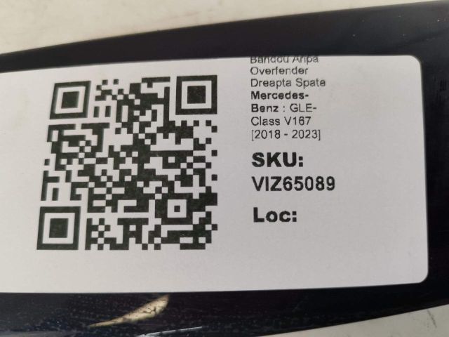 bontott MERCEDES-BENZ GLE Jobb hátsó Sárvédő Díszléc