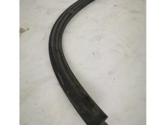 bontott MERCEDES-BENZ GLE Jobb hátsó Sárvédő Díszléc