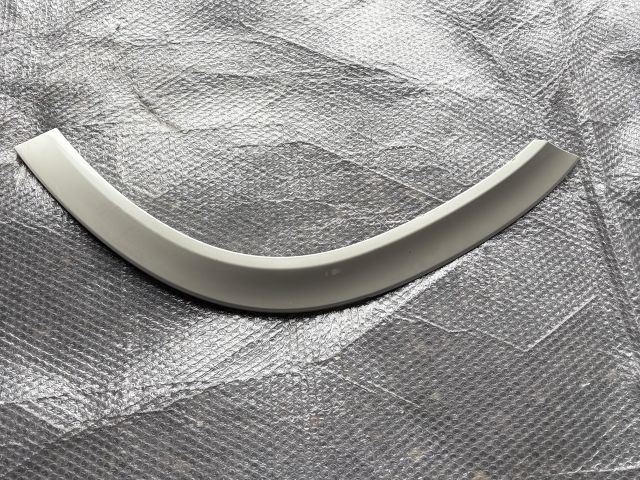 bontott MERCEDES-BENZ GLE Jobb hátsó Sárvédő Díszléc