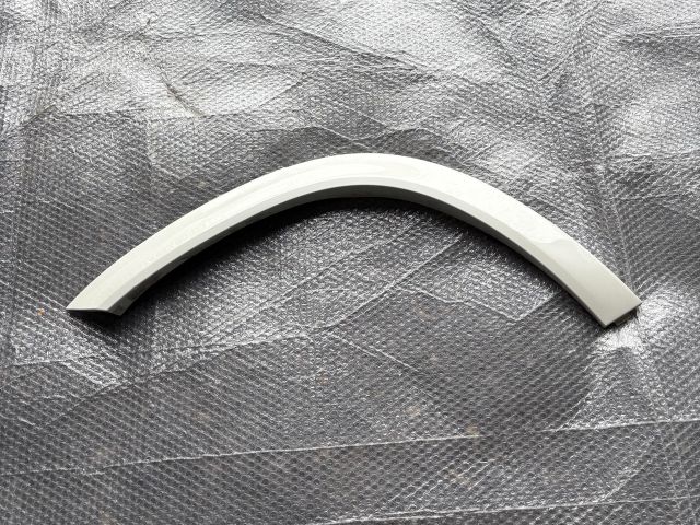 bontott MERCEDES-BENZ GLE Jobb hátsó Sárvédő Díszléc