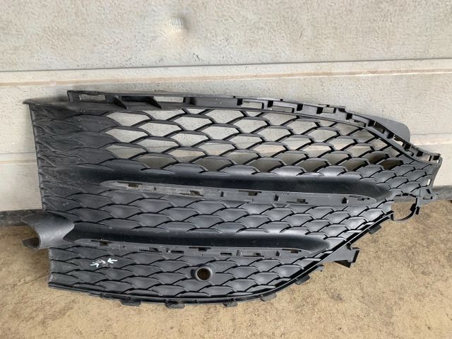 bontott MERCEDES-BENZ GLE Jobb Ködlámpa Rács