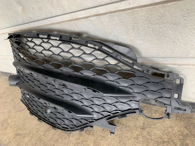 bontott MERCEDES-BENZ GLE Jobb Ködlámpa Rács