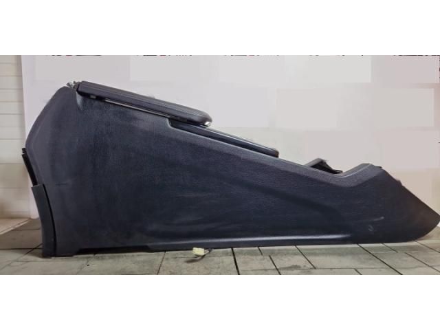 bontott MERCEDES-BENZ GLE Könyöklő