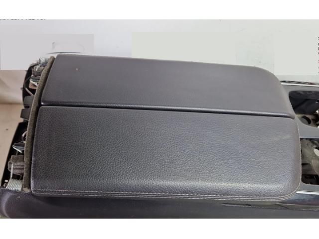 bontott MERCEDES-BENZ GLE Könyöklő