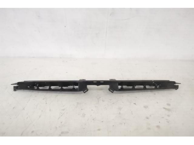 bontott MERCEDES-BENZ GLE Motorháztető Díszléc Első