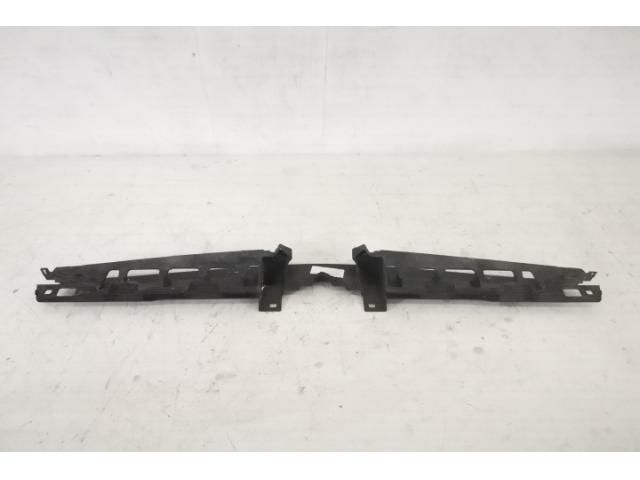 bontott MERCEDES-BENZ GLE Motorháztető Díszléc Első