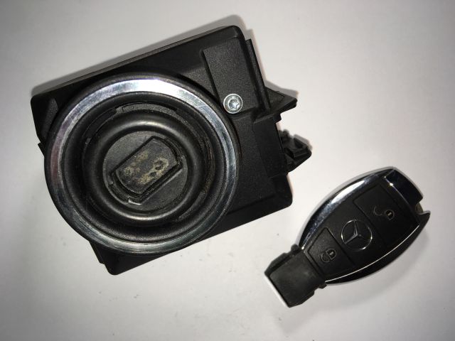 bontott MERCEDES-BENZ GLK-CLASS Gyújtáskapcsoló Házzal