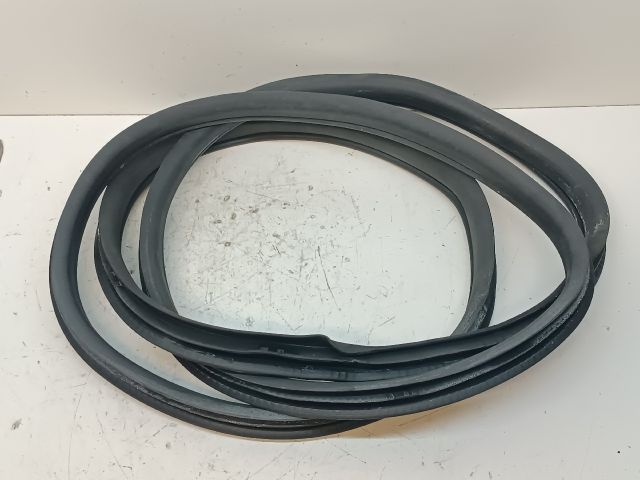 bontott MERCEDES-BENZ GLK-CLASS Bal hátsó Gumikéder