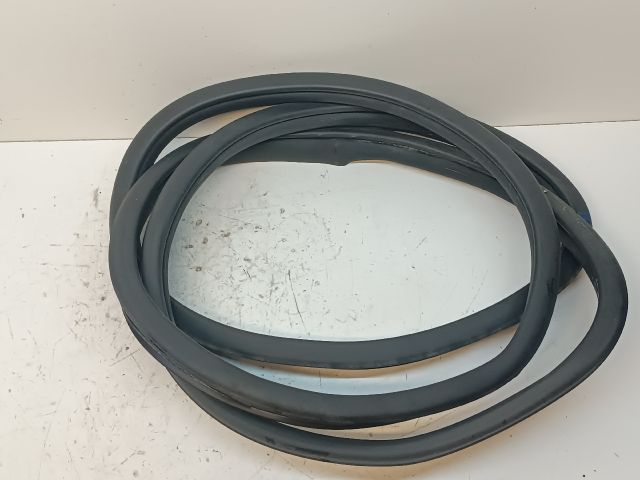 bontott MERCEDES-BENZ GLK-CLASS Bal hátsó Gumikéder