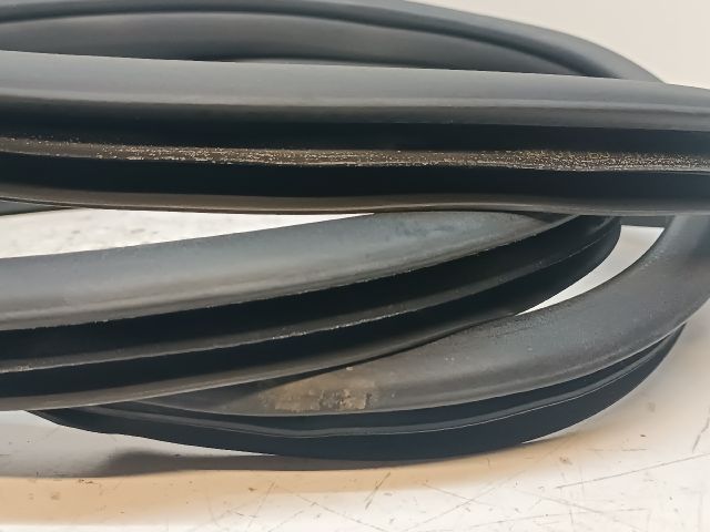 bontott MERCEDES-BENZ GLK-CLASS Bal hátsó Gumikéder