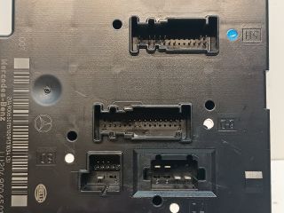 bontott MERCEDES-BENZ GLK-CLASS Biztosítéktábla Csomagtér