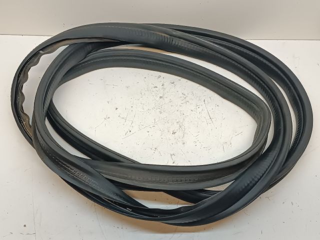 bontott MERCEDES-BENZ GLK-CLASS Csomagtérajtó Gumikéder