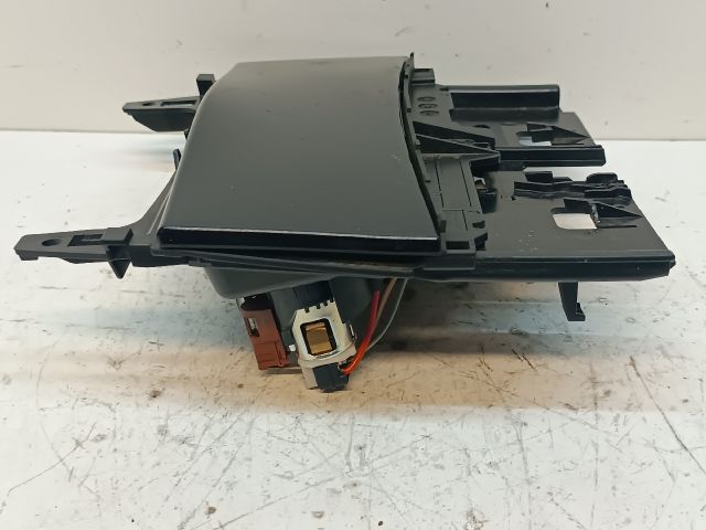 bontott MERCEDES-BENZ GLK-CLASS Első Hamutartó