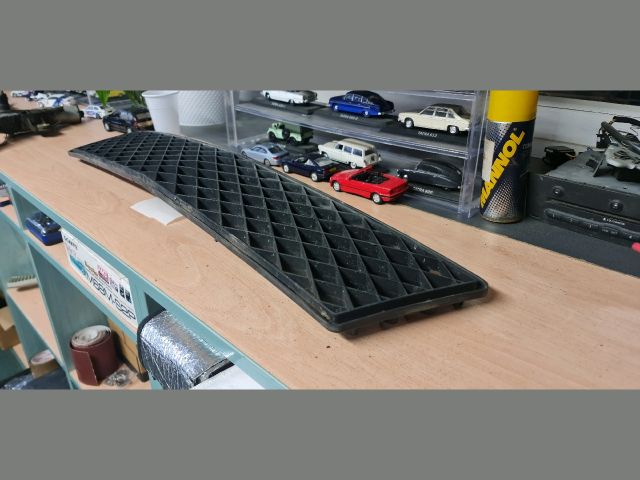 bontott MERCEDES-BENZ GLK-CLASS Hűtőrács