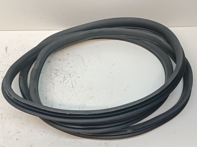 bontott MERCEDES-BENZ GLK-CLASS Jobb első Gumikéder