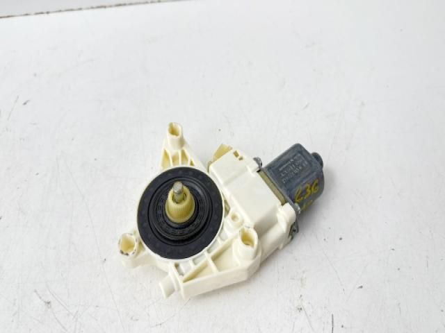 bontott MERCEDES-BENZ GLK-CLASS Jobb hátsó Ablakemelő Motor