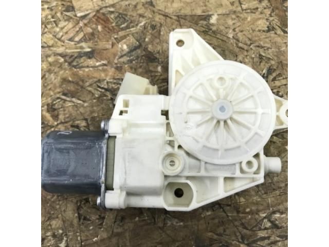 bontott MERCEDES-BENZ GLK-CLASS Jobb hátsó Ablakemelő Motor