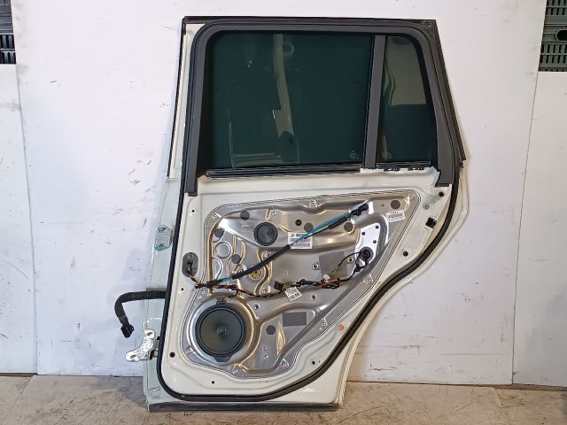 bontott MERCEDES-BENZ GLK-CLASS Jobb hátsó Ajtó (Részeivel)