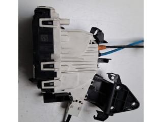 bontott MERCEDES-BENZ GLK-CLASS Jobb hátsó Ajtózár