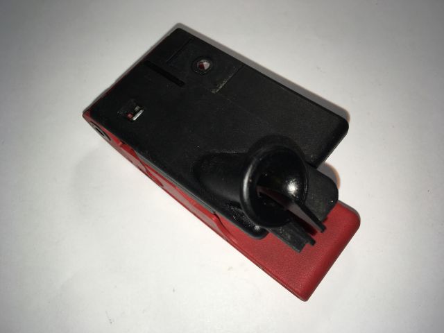 bontott MERCEDES-BENZ GLK-CLASS Motorháztető Nyitó Kar / Gomb